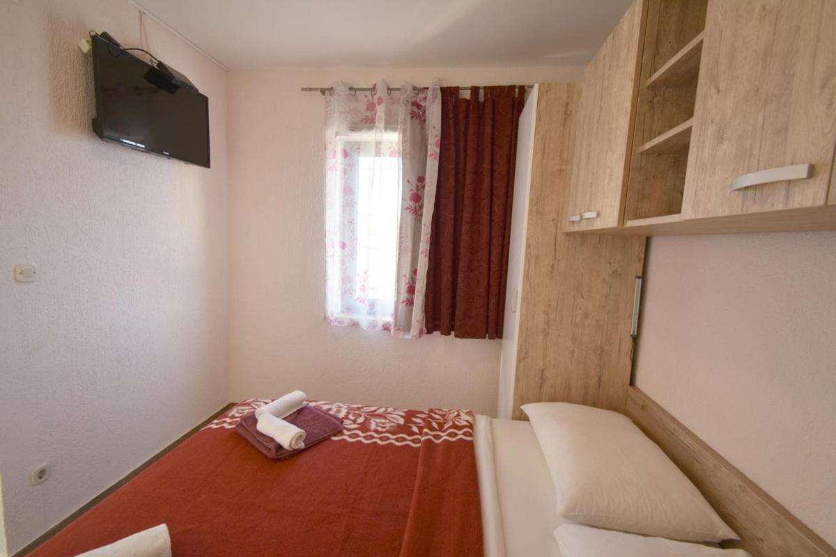 Denjak Apartments Kornić Exteriör bild